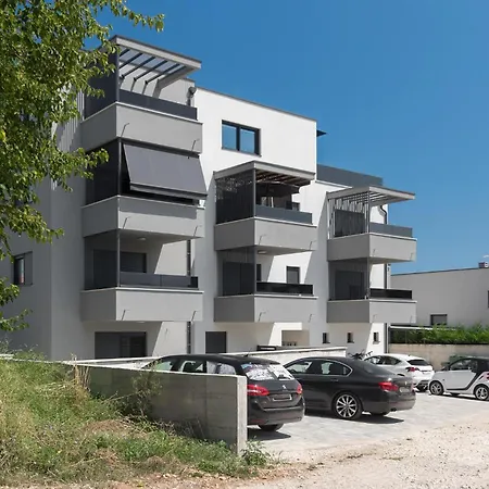 Cozy In Tar With Wifi Lejlighed