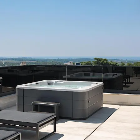 Cozy In Tar With Wifi Apartamento *