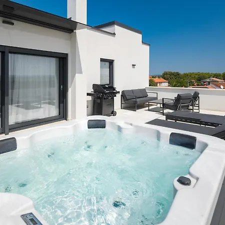 Cozy In Tar With Wifi Apartamento Tar-Vabriga