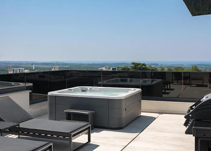 Cozy In Tar With Wifi 아파트 *