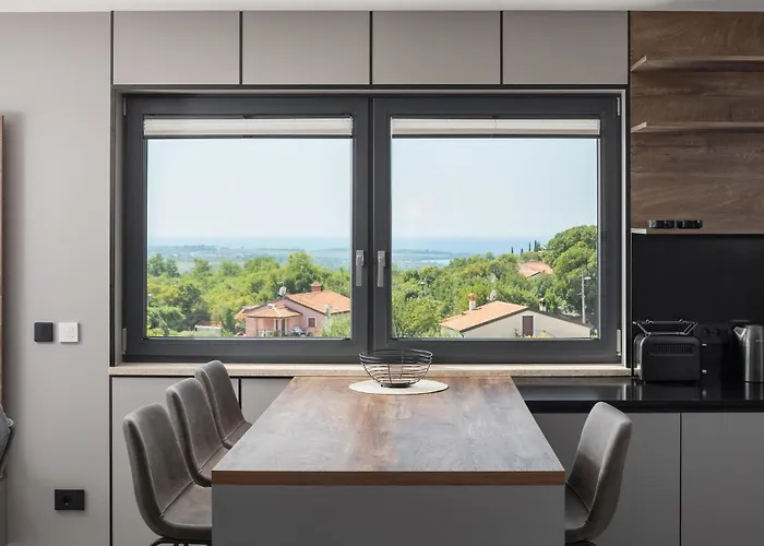 Cozy In Tar With Wifi 아파트